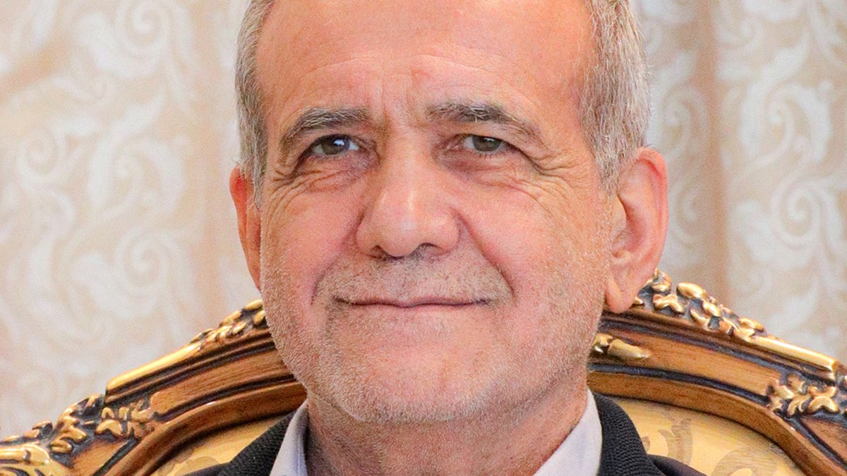 Pezeşkiyan: Ekonomik yaptırımlar füze savaşından daha ağır hissediliyor