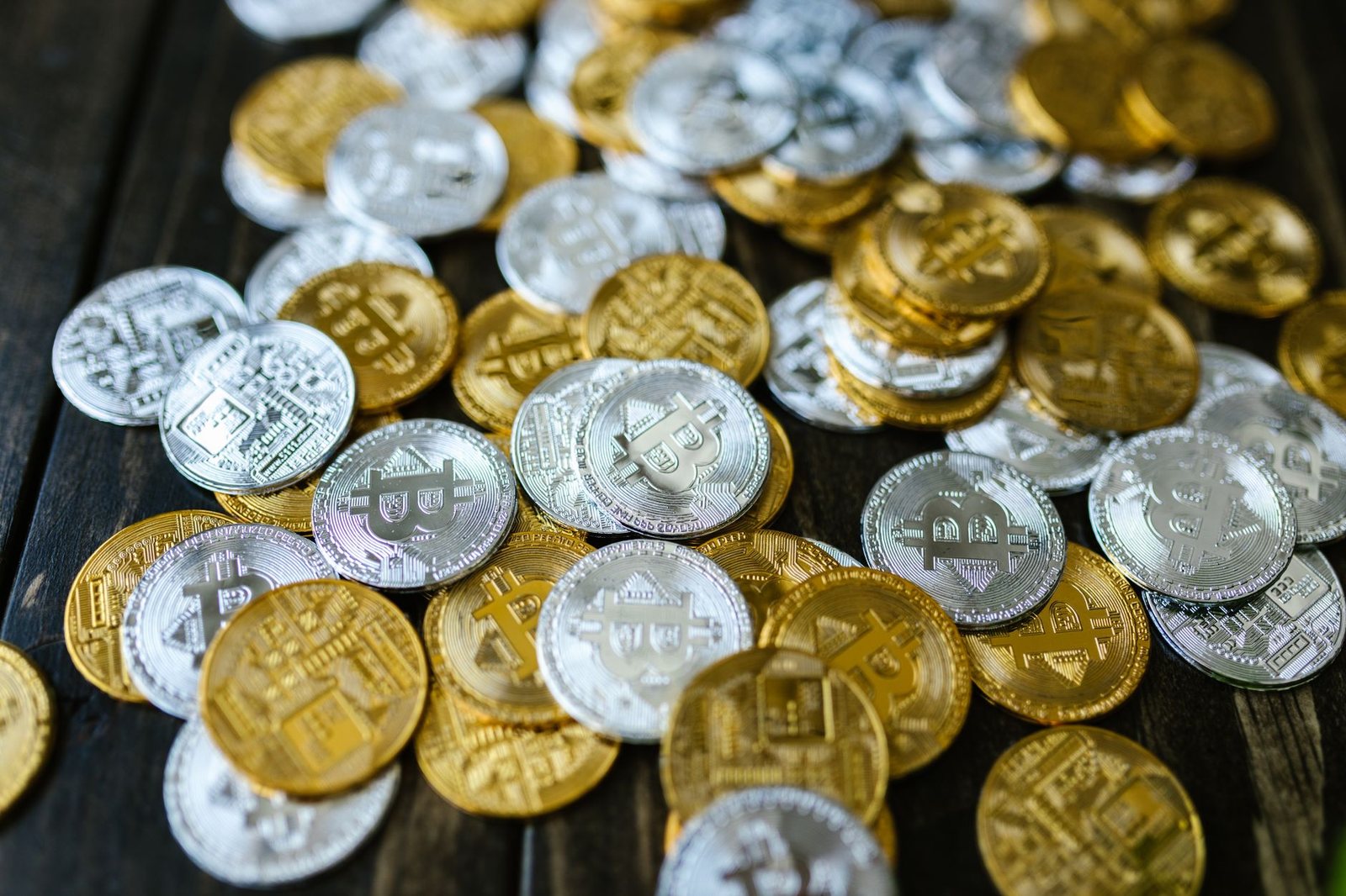 Kripto para sikkeleri ve fiyat grafiği