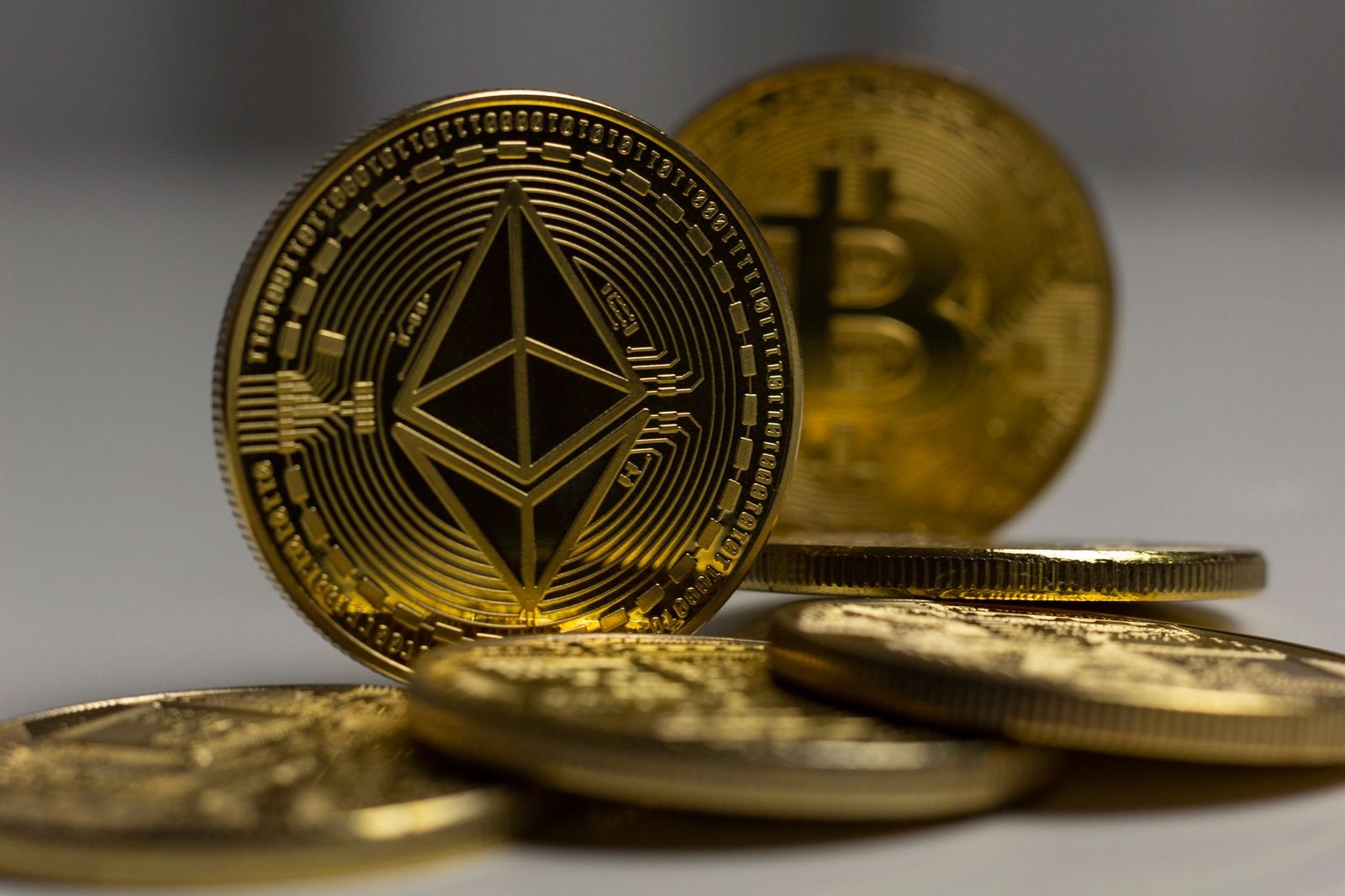 Kripto para sikkeleri ve fiyat grafiği